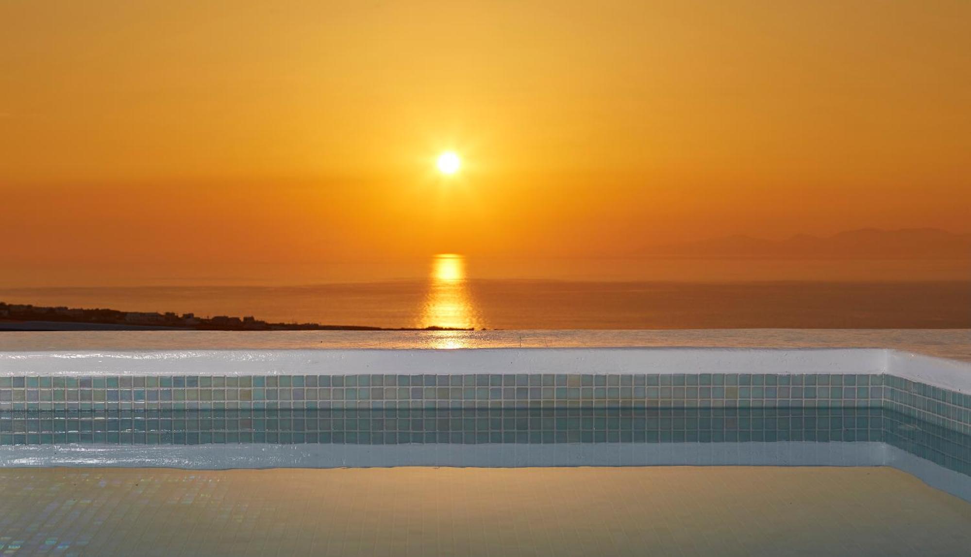 Aperanto Suites Οία Εξωτερικό φωτογραφία