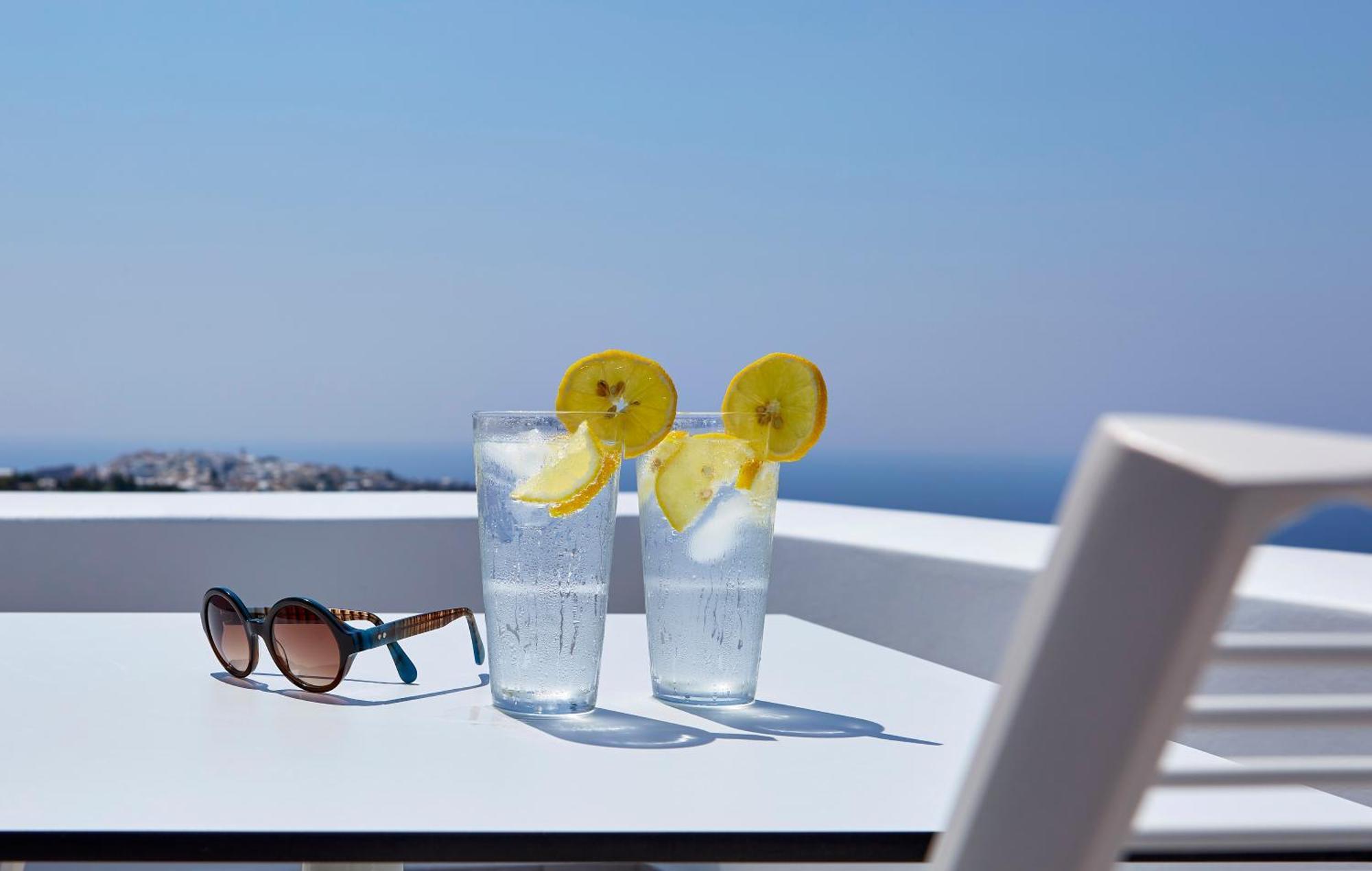 Aperanto Suites Οία Εξωτερικό φωτογραφία